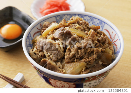 牛肉飯 123304891