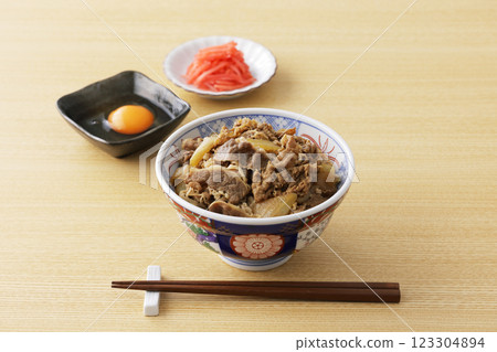 beef bowl  123304894