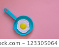 玩具煎鍋和煎蛋 123305064