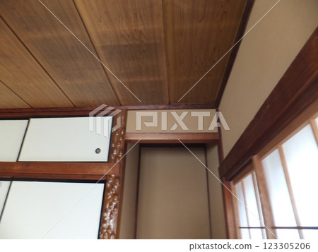 壁龕上方 123305206