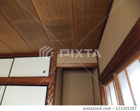 壁龕上方 123305207