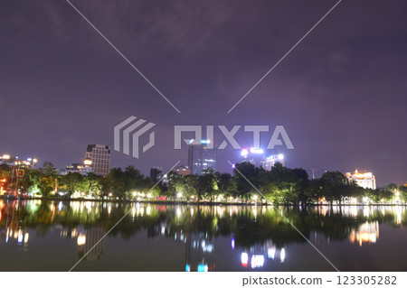 Hoan Kiem Lake at night in Hanoi, Vietnam 123305282