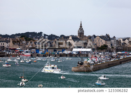 Ferry from Batz Island entering the Port in Roscoff 123306282