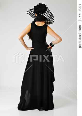 evening fashion 123307905