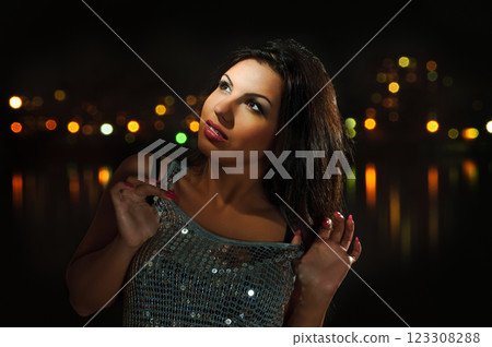 girl in the night 123308288