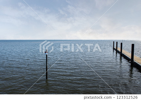 Calm and tranquility on the horizon Calm and tranquility on the horizon 123312526