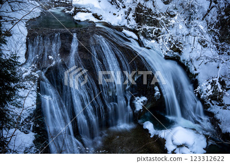 積雪覆蓋的赤山大瀧 積雪覆蓋的赤山大瀧 123312622