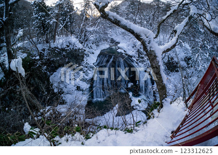 Sekishan Otaki covered in snow Sekishan Otaki covered in snow 123312625