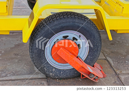 Trailer Protection Wheel Clamp 123313253