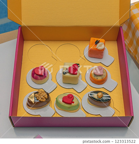 Open Box Small Cakes 123313522