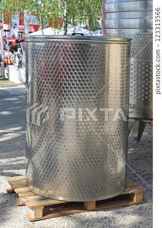 Silo Cistern at Pallet 123313566
