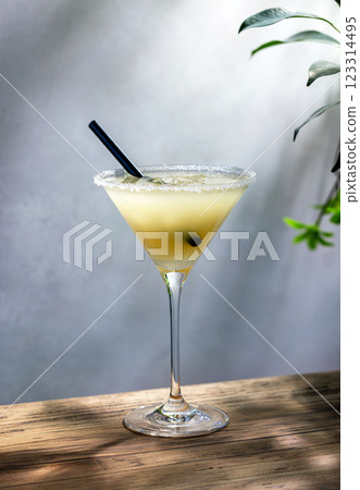 glass of cocktail pina colada 123314495