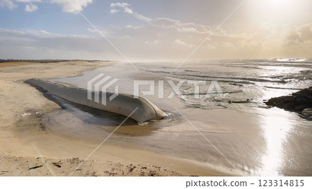 The sea rises to the seafront of Furadouro in Ovar 123314815
