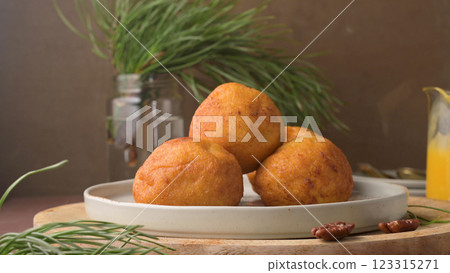 Traditional portuguese Christmas sweets Sonhos 123315271