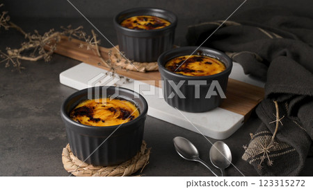 Bowls with Creme brulee Bowls with Creme brulee 123315272