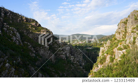 Cerro da Candosa pathways 123315409