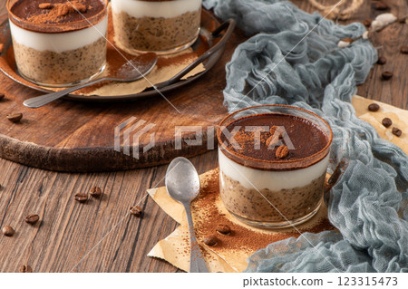 Tiramisu Chia Pudding 123315473