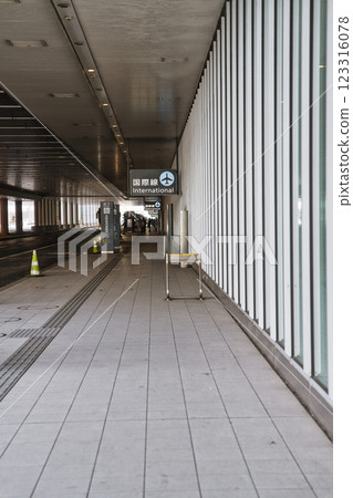 新千歲機場國際線航廈計程車下車處 新千歲機場國際線航廈計程車下車處 123316078