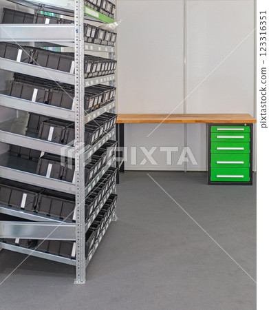 Gravity Shelf Work Desk 123316351