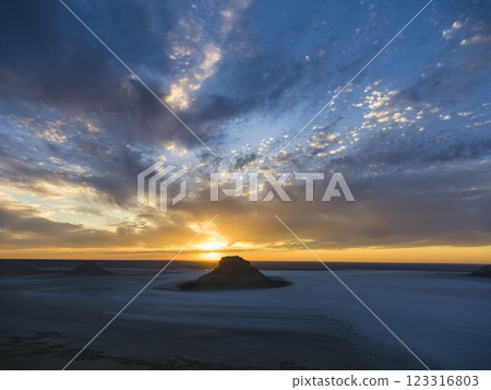 Evening view of Karynzharyk, Mangistau province, Kazakhstan / Karynzharyk Depression 123316803