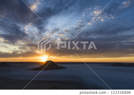 Evening view of Karynzharyk, Mangistau province, Kazakhstan / Karynzharyk Depression 123316806