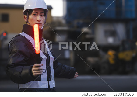 指揮交通的工作人員 123317160