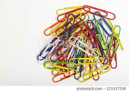 彩色迴紋針 123317536