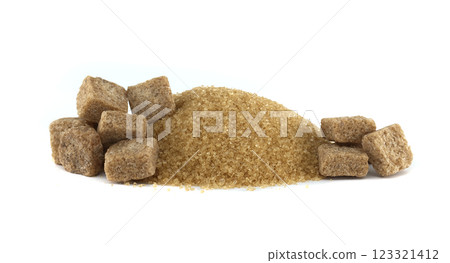 A mound of brown sugar with sugar cubes creates a simple, minimalist composition. 123321412