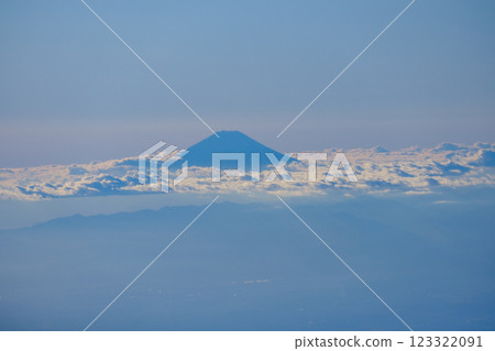 冬天和富士山的雲彩 123322091
