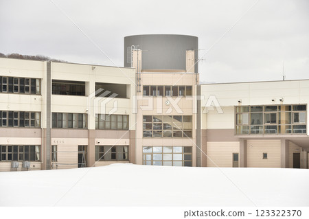 Photographing the scenery of Otobe Junior High School in Otobe Town, Hokkaido in winter Photographing the scenery of Otobe Junior High School in Otobe Town, Hokkaido in winter 123322370