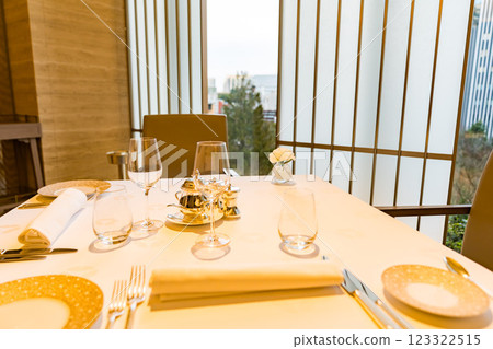 Luxury hotel restaurant table Luxury hotel restaurant table 123322515