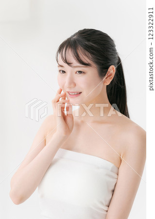 Beauty image of young women Beauty image of young women 123322911