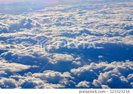 從飛機上看到的十二月雲 從飛機上看到的十二月雲 123323216