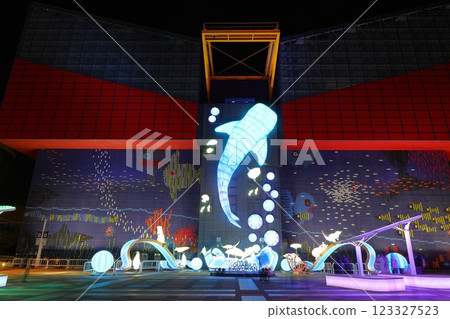 Kaiyukan / Square (Illumination) (Kaigandori, Minato Ward, Osaka City) 123327523