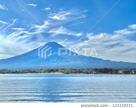 富士山和川口湖 123328331