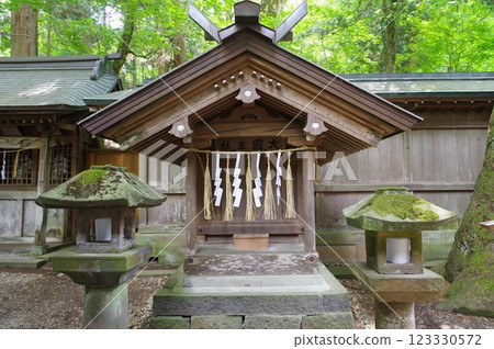 Shinshu, Suwa, Suwa Taisha, Okuninushisha, the head temple of the Suwa Shrine Shinshu, Suwa, Suwa Taisha, Okuninushisha, the head temple of the Suwa Shrine 123330572