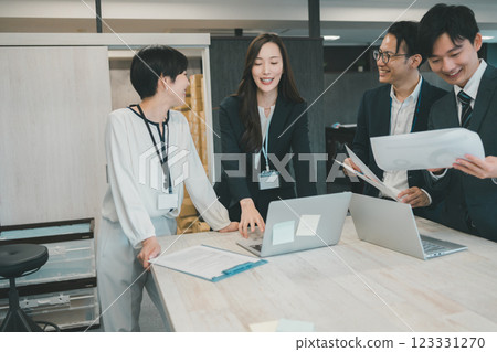 Online store management standing meeting 123331270