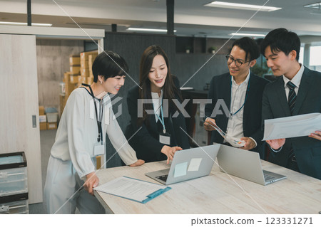 Online store management standing meeting 123331271