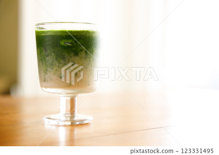 Iced matcha latte, authentic japanese matcha latte drink in a glass. 123331495