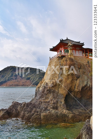 Abuto Kannon on a clear winter day in Hiroshima 123333641