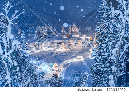Snowy winter in Gokayama: Ainokura Gassho-style Village, illuminated with spectacular lights Snowy winter in Gokayama: Ainokura Gassho-style Village, illuminated with spectacular lights 123334012