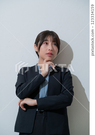 Think businesswoman 123334159