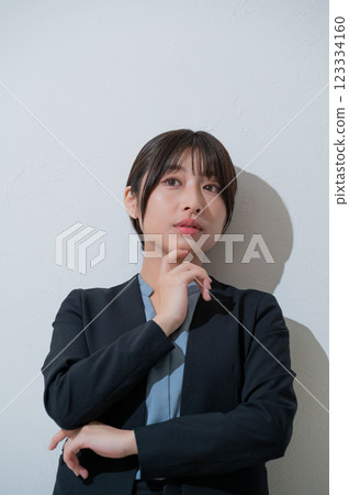 Think businesswoman 123334160