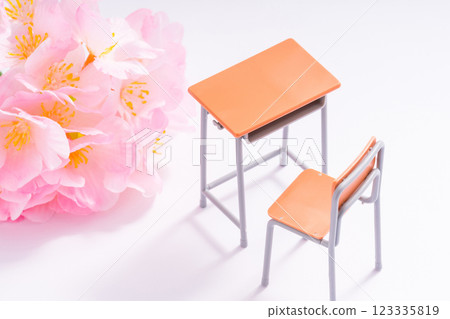 Admission and graduation image material 123335819