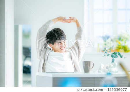 A man who grows 123336077