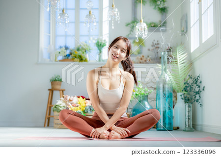 瑜珈女運動服 123336096