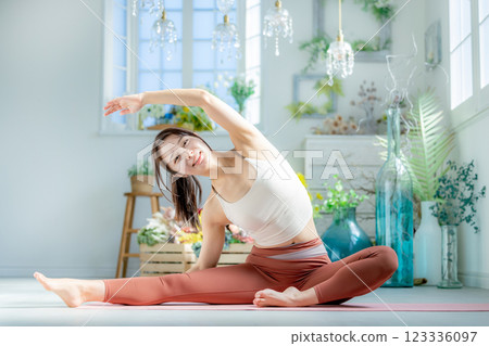 Yoga women sportswear 123336097