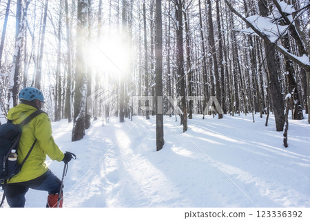 Image of snowshoe trekking (around Lake Onbara) 123336392