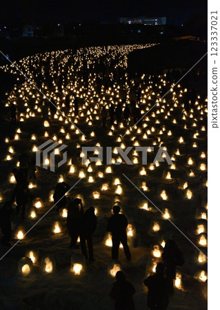 Snow huts at the Yokote Snow Festival, Akita 123337021