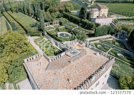 Pozega luxurious green garden with artistically trimmed bushes near Villa Rizzardi. Valpolicella, Italy Pozega luxurious green garden with artistically trimmed bushes near Villa Rizzardi. Valpolicella, Italy 123337579